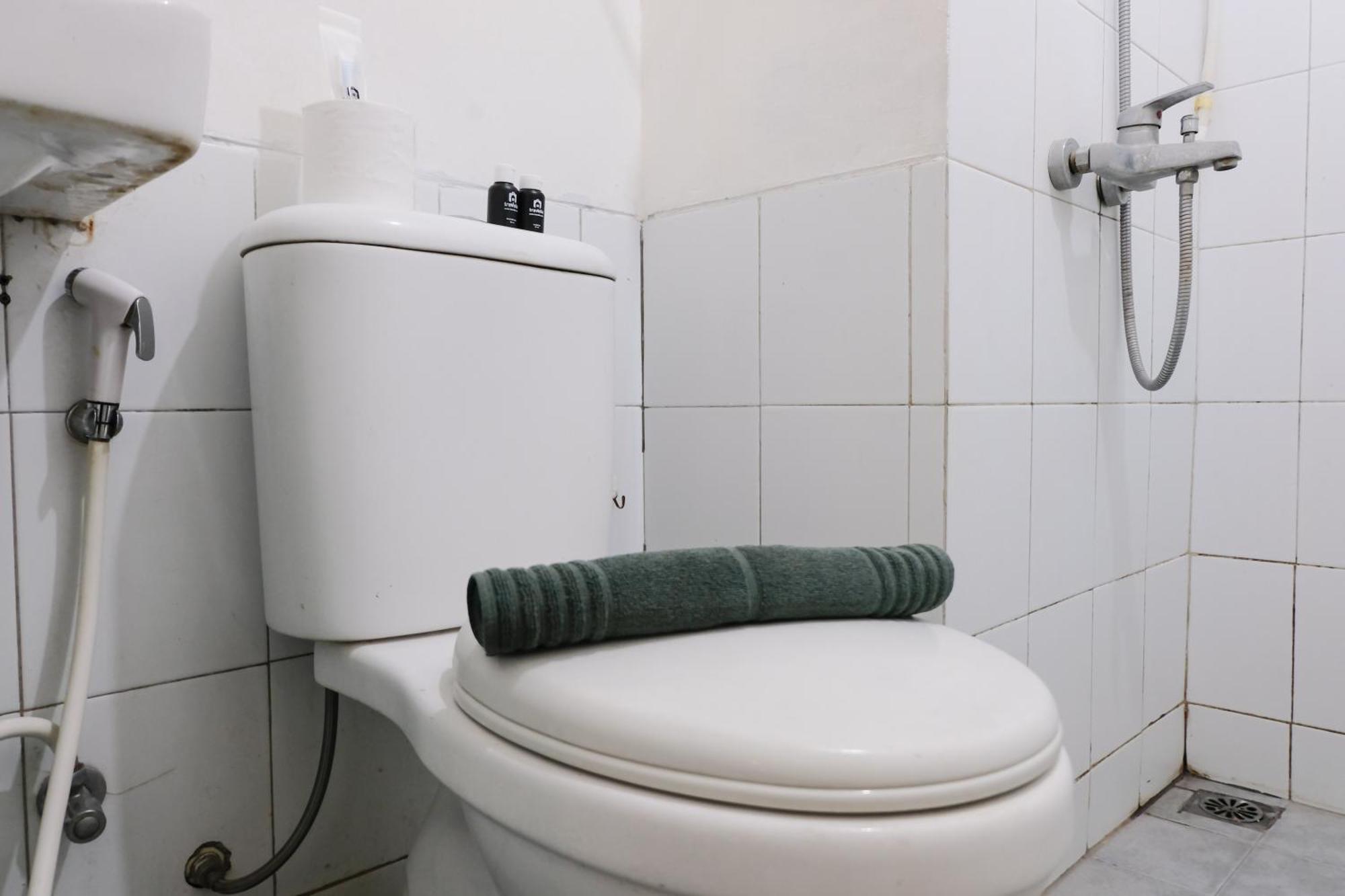 Good And Comfy 2br At Grand Afrika By Travelio * Bandung
