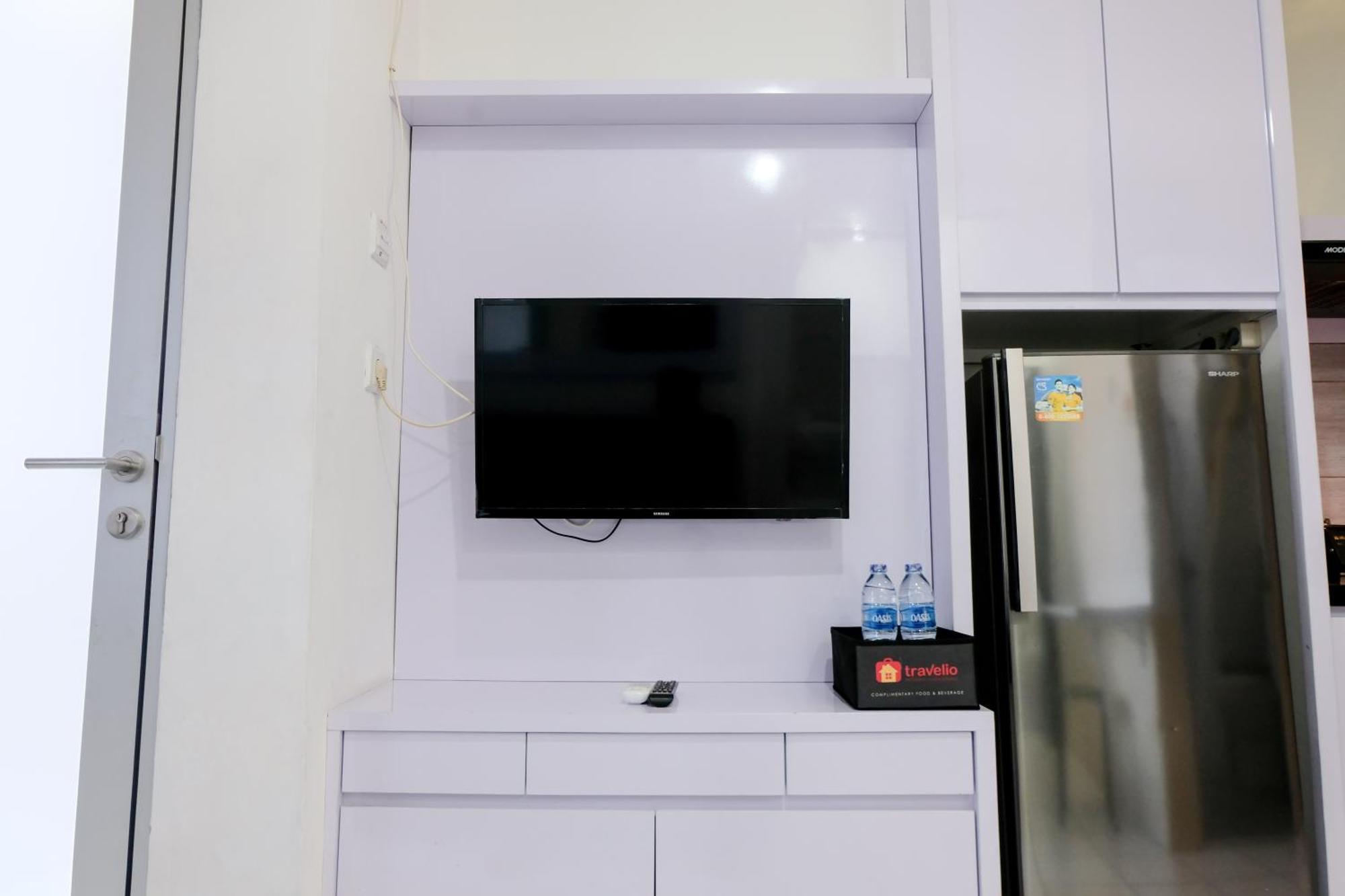 Good And Comfy 2br At Grand Afrika By Travelio Apartemen *